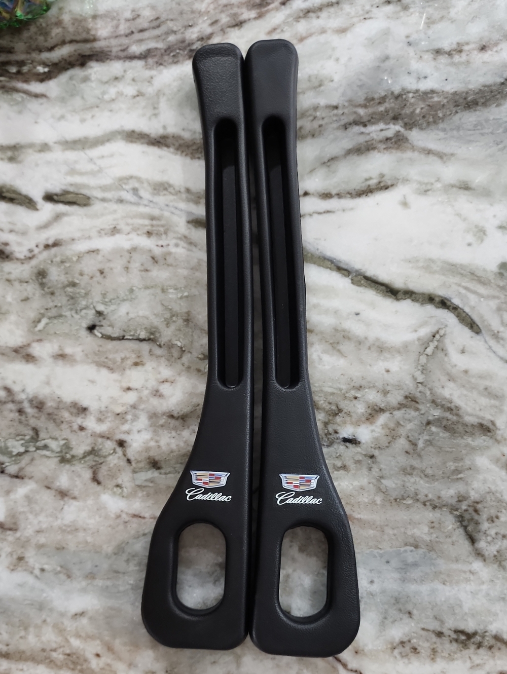 Cadillac Black Car Seat Gap Plug With Storage Slot